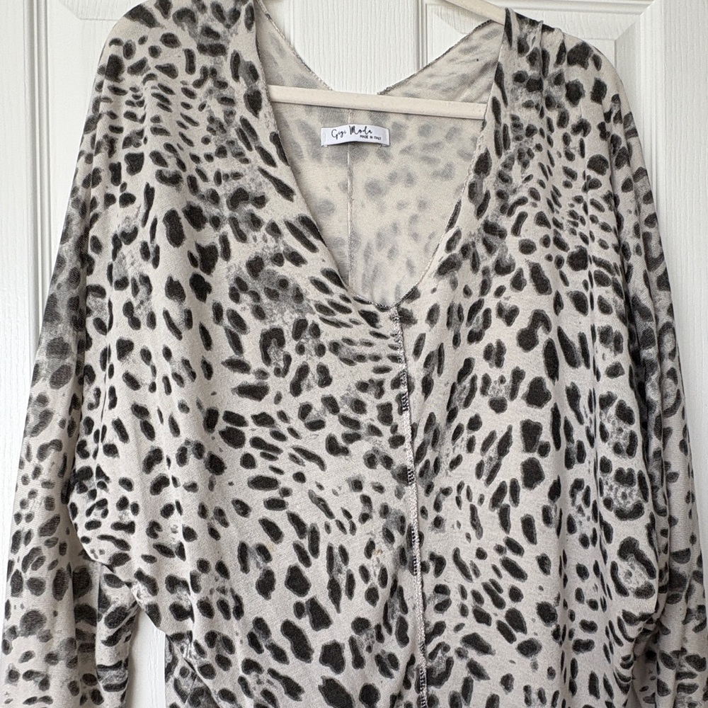 Moda Relaxed Black and White Dolman Sleeve Sweater